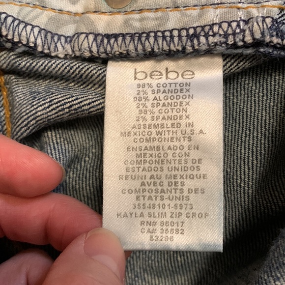 Bebe Kayla Slim Zip Embellished Jean Capri / Cropped Jean - Picture 10 of 11
